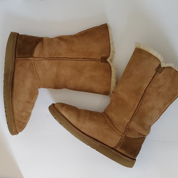 Ugg Bailey Button Triplet Boots - Picture 6 of 12